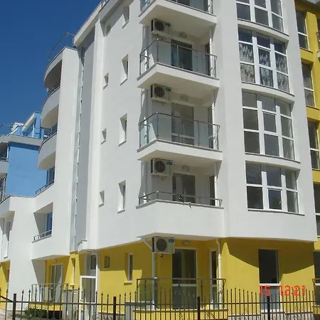 Sofia In Sunny דירה *